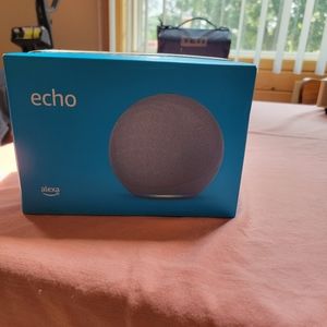 Echo Dot 4th Generation + Bluetooth Lightbulb
